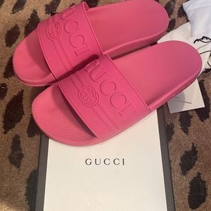 Gucci Pursuit Fuchsia Size 37